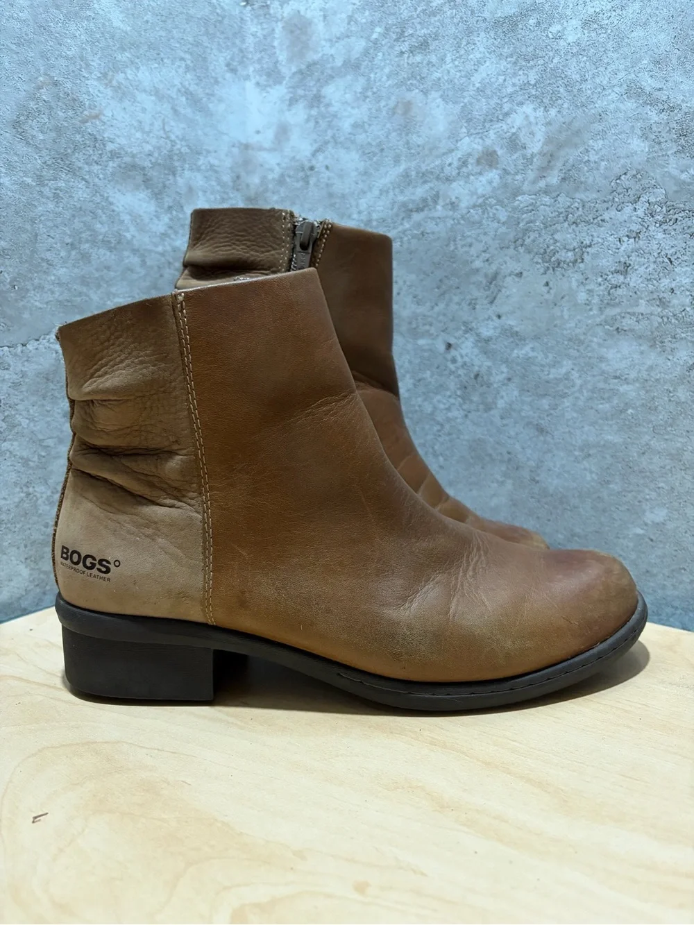 Bogs Carly Low Leather Boot size 38 Or Women’s 7.5-8